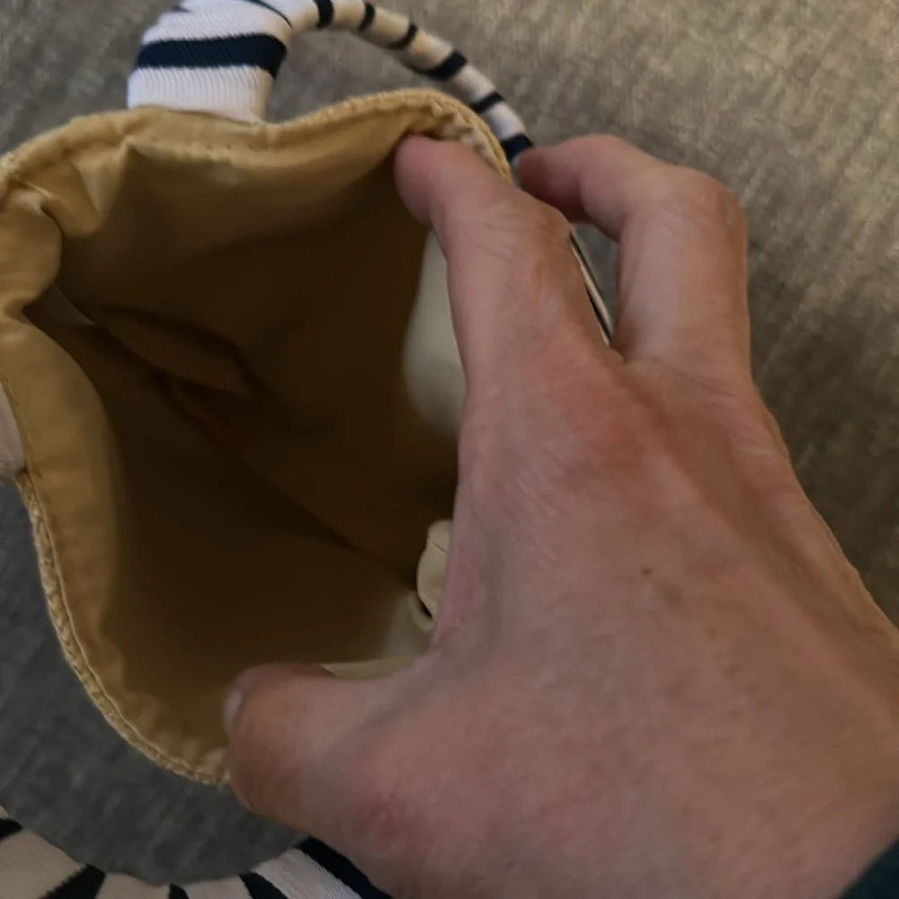 Little girl’s straw purse